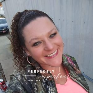 Meet your Posher, Amy mariposa